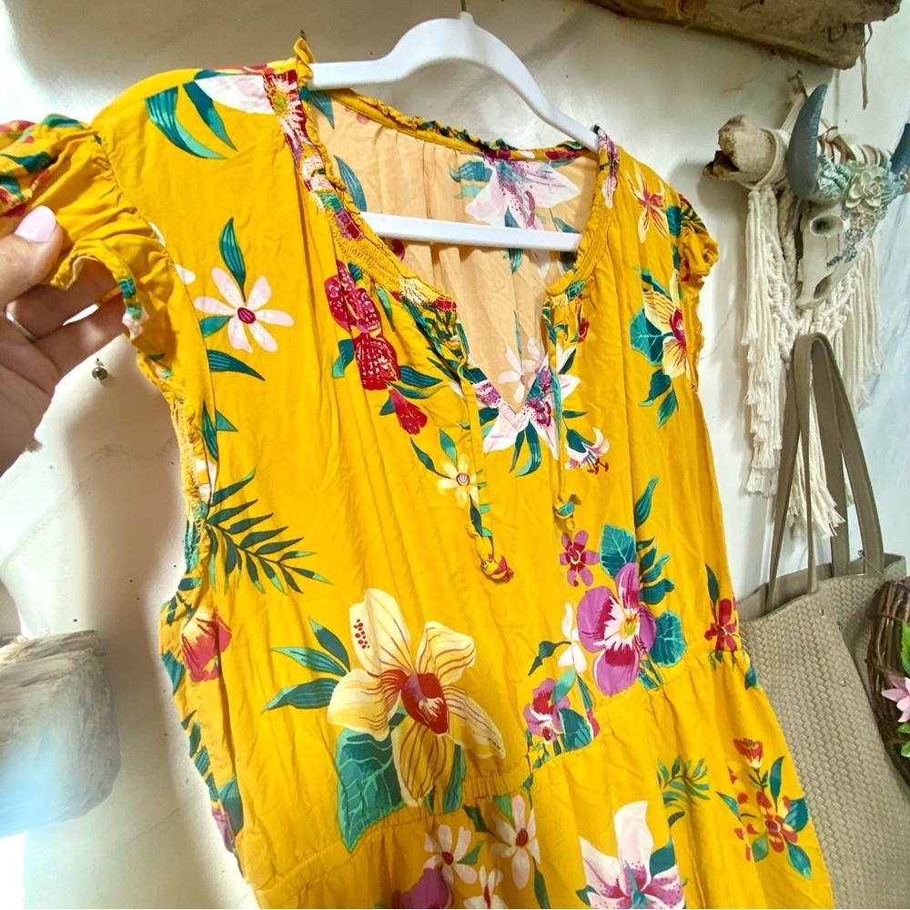 Vibrant floral Boho dress w resort vacay beach vibe - Picture 6 of 12